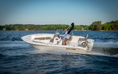 Sea Pro 199 Center Console