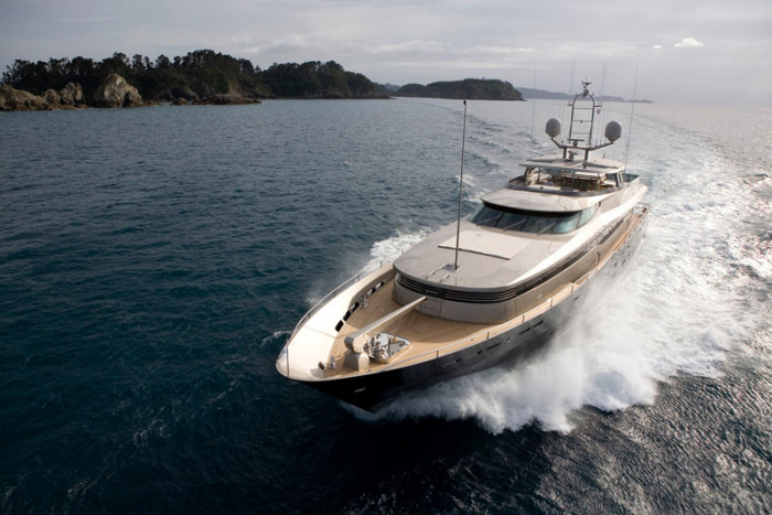 Alloy Yachts So Nice