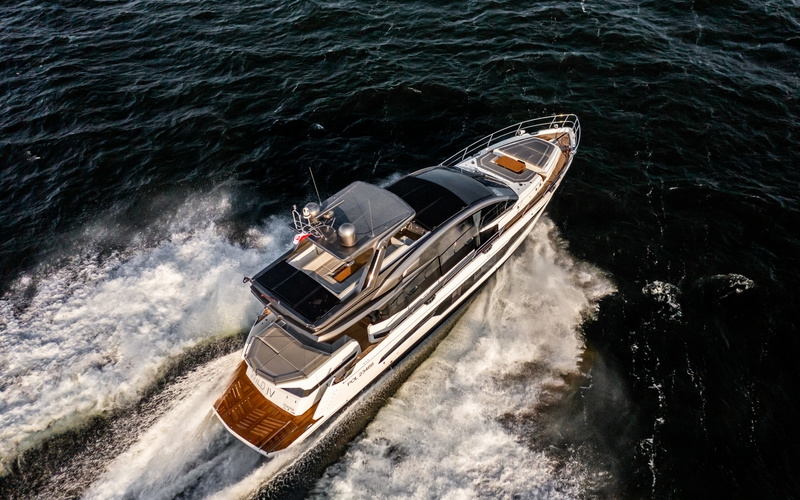 Galeon 700 Skydeck