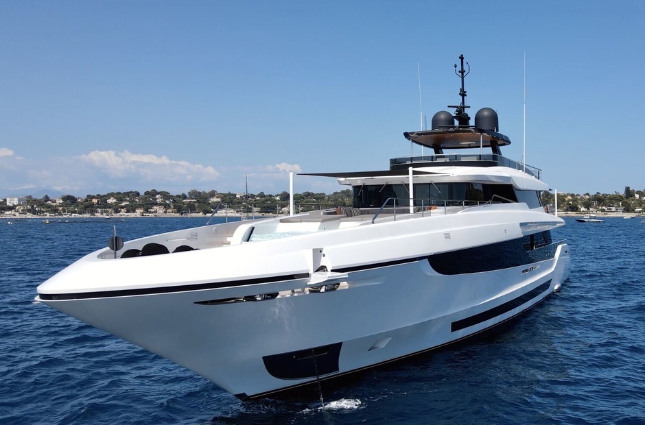Mangusta 4US
