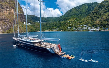 Royal Huisman Ravenger