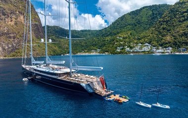 Royal Huisman Ravenger