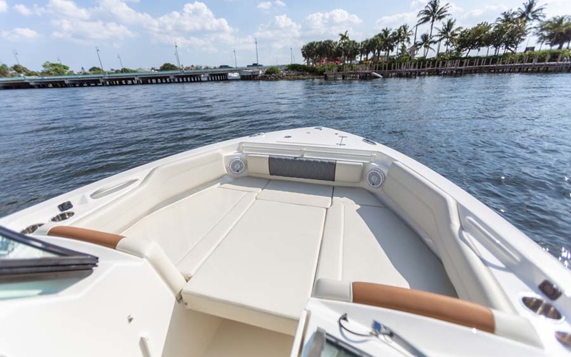 Cobia 240 DC
