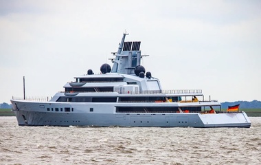Lurssen Dragonfly