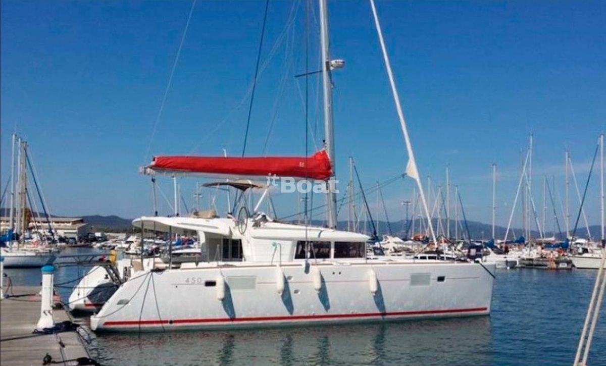 Lagoon 450 F (2012)