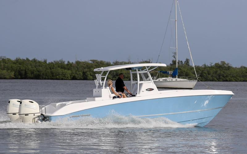 Twin Vee 280 Center Console GFX