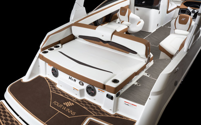 Four Winns HD8 Surf
