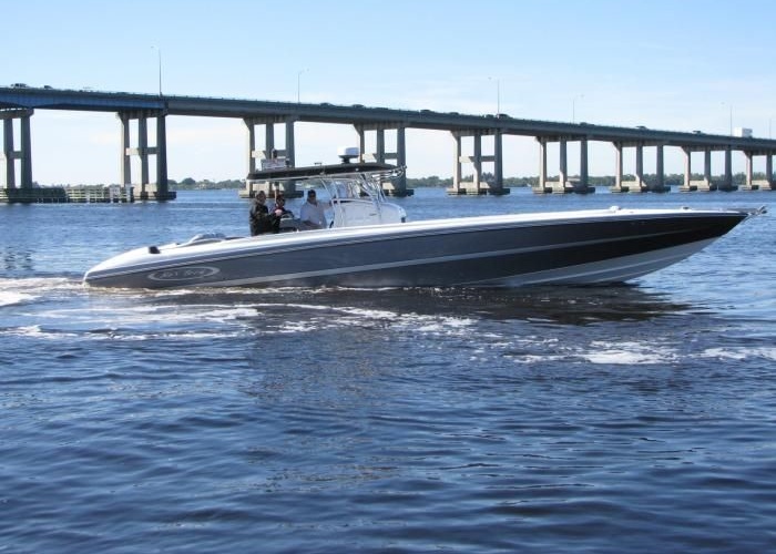 Nor-tech 4300 Cuddy