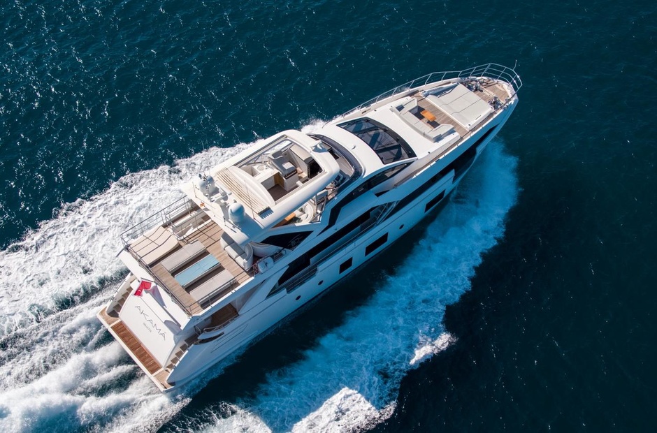 Azimut Akama