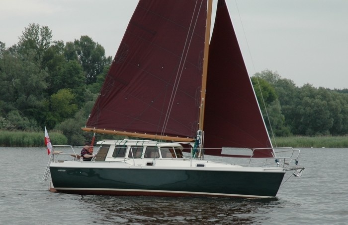 Haber 800 gaff sloop