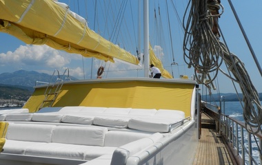 Mutlutur Yachting White Swan