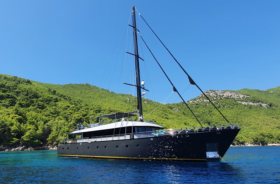 Custom Boats Rara Avis