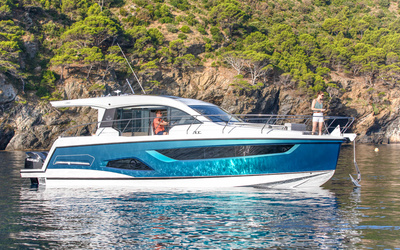Sealine С390V