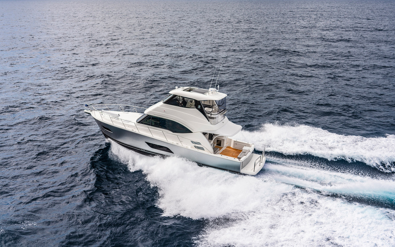 Riviera 54 Enclosed Flybridge