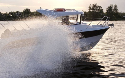Parker 660 Pilothouse