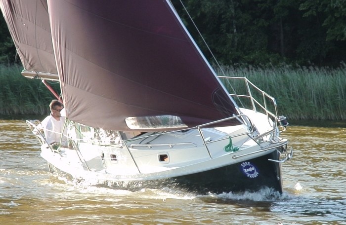 Haber 800 gaff sloop