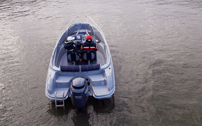 Yamarin Cross 61 Center Console