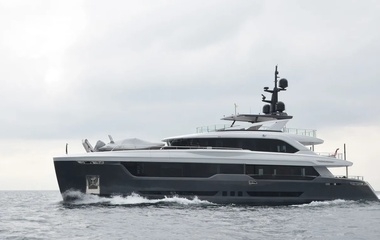 Mengi-Yay Yachts Twins