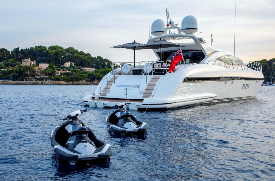 Mangusta Lionchase