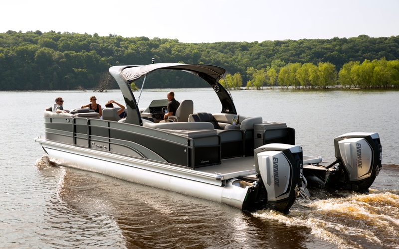 Premier Pontoons Intrigue RF