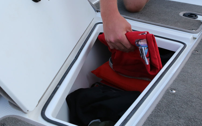 Larson FX 2020 Side Console
