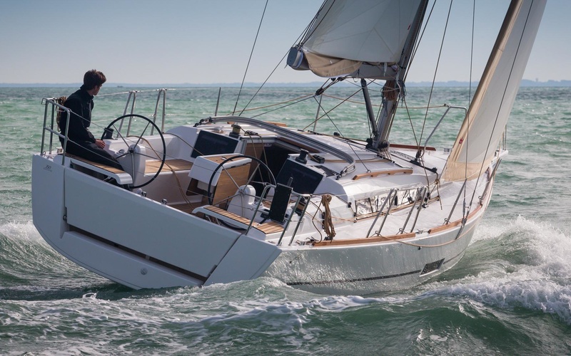 Dufour 350