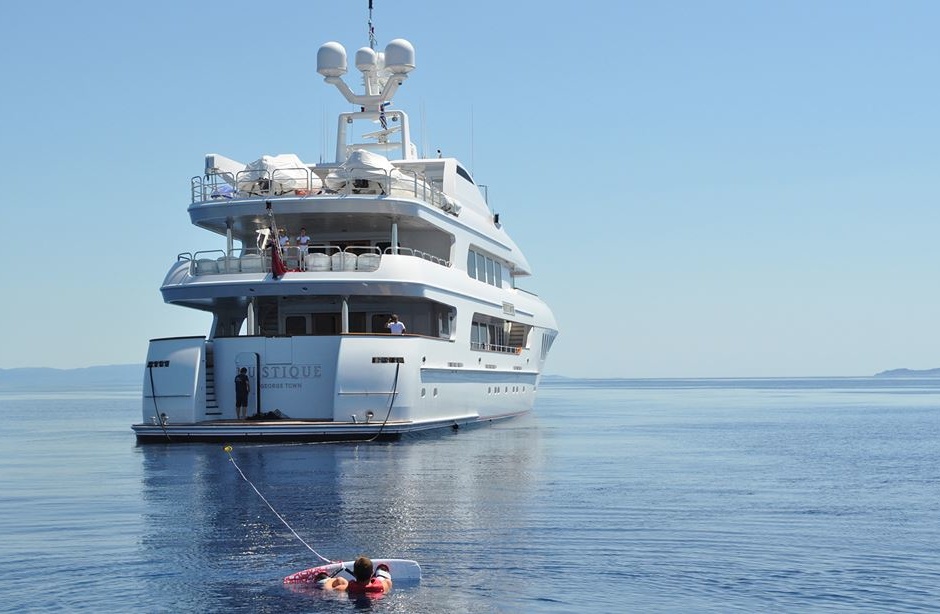 Trinity Yachts Mustique