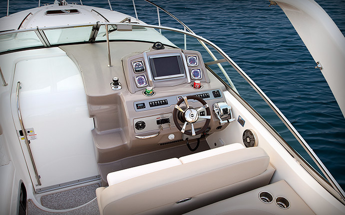 Chaparral 350 Signature Cruiser