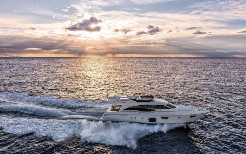 Ferretti 690
