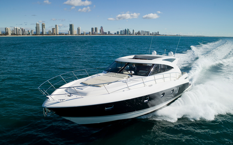 Riviera 5800 Sport Yacht