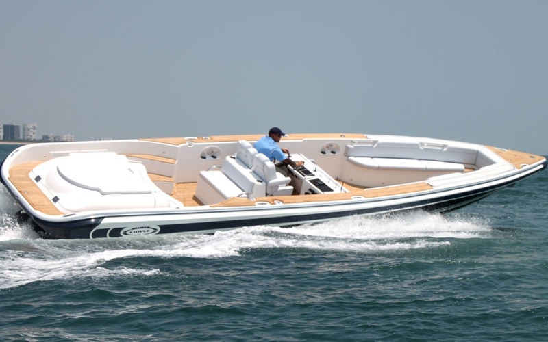 Novurania Chase 38