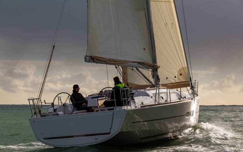 Dufour Grand Large 382
