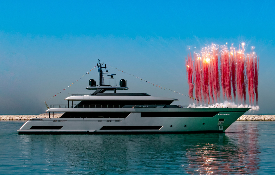 The exterior of Riva Race is designed by the renowned Officina Italian Design studio.