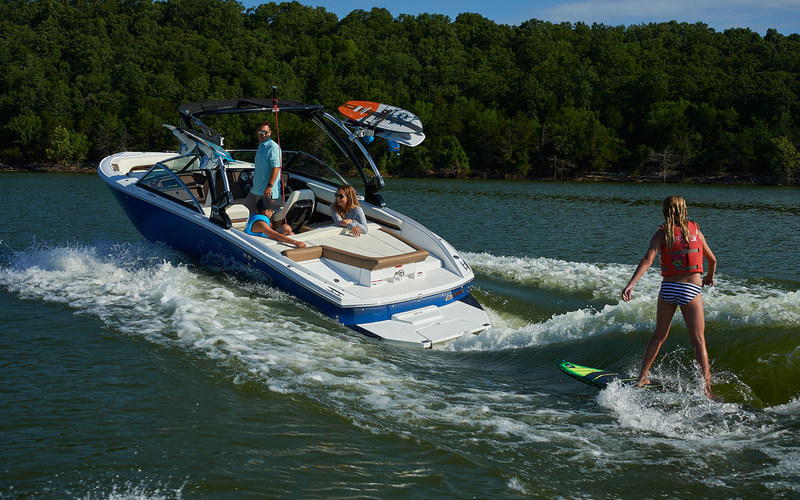 Cobalt CS23 Surf