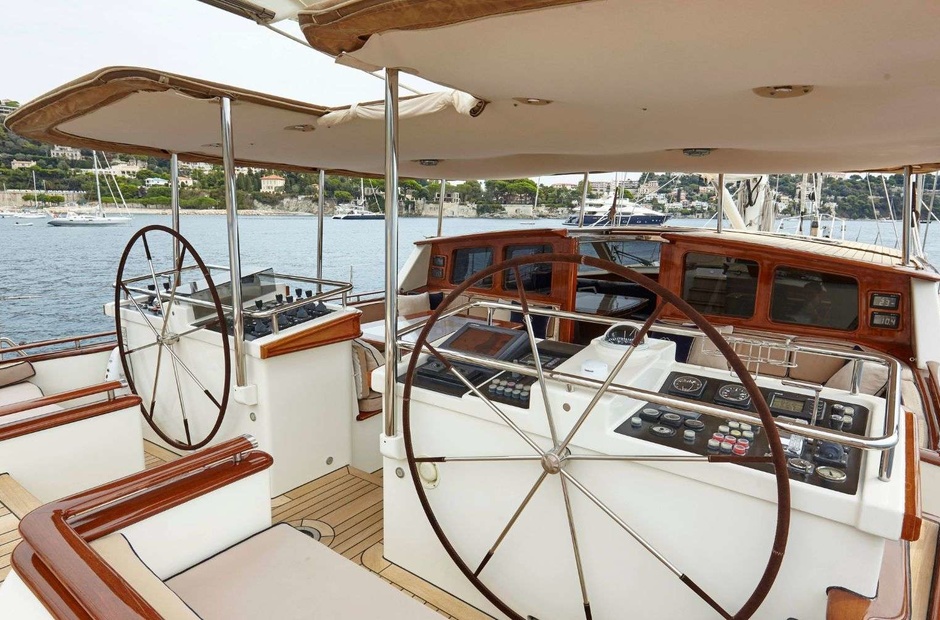 Alloy Yachts Irelanda