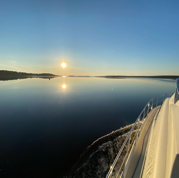 Река Шексна с борта Azimut 55