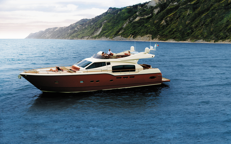 Ferretti Altura 690