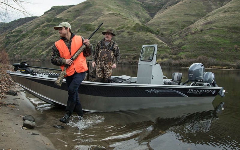 Duckworth 18 Advantage Outboard Tiller