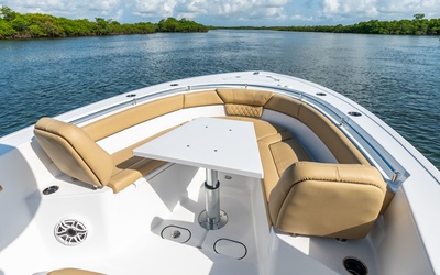 Sportsman Heritage 261 Center Console