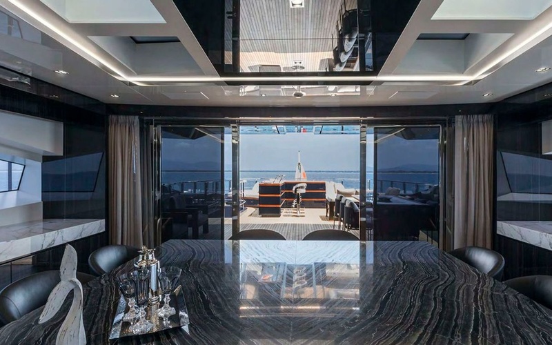Privateer Flybridge 56