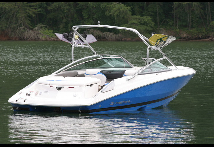 Regal 2200 Bowrider