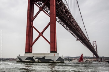 Восьмой этап Volvo Ocean Race 2015: трудный старт трудного пути