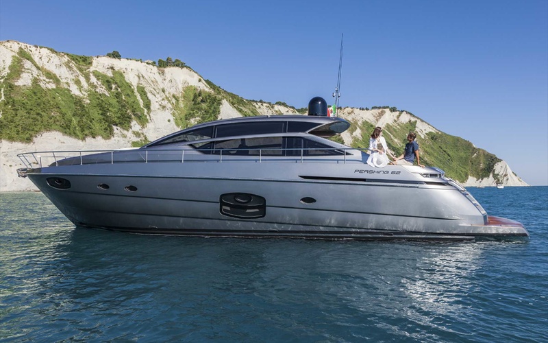 Pershing 62