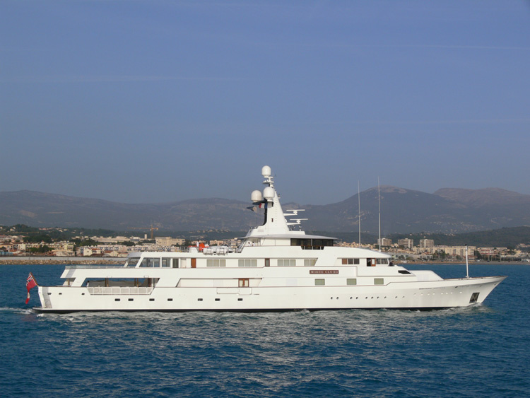 Feadship White Cloud