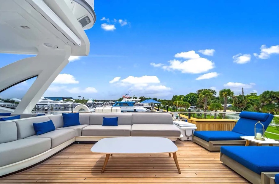 Azimut One & Only