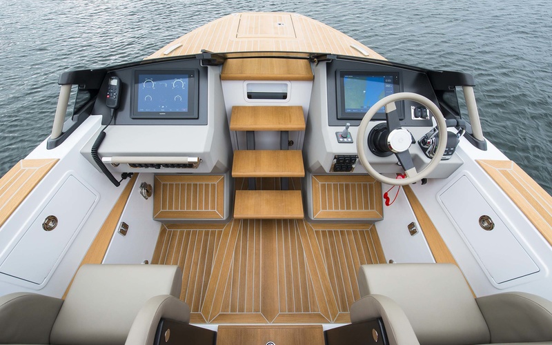 Windy Luxury Limo Tenders