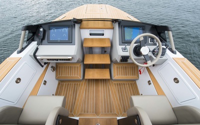 Windy Luxury Limo Tenders