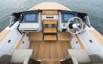 Windy Luxury Limo Tenders