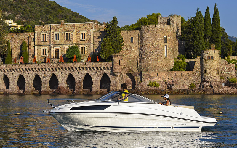 Bayliner VR5 Cuddy