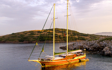 Valena Yachts Ecce Navigo